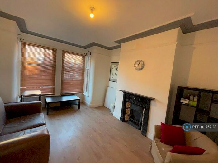 1 Bedroom Flat To Rent In Norman Terrace, Leeds, LS8