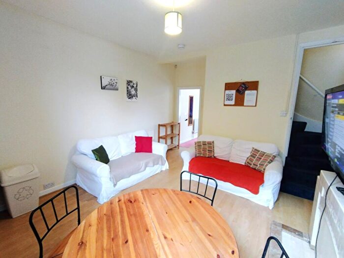 4 Bedroom House To Rent In City Road, Nottingham, NG7