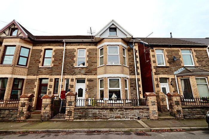 3 Bedroom Semi-Detached House For Sale In Park Place, Cross Keys, NP11