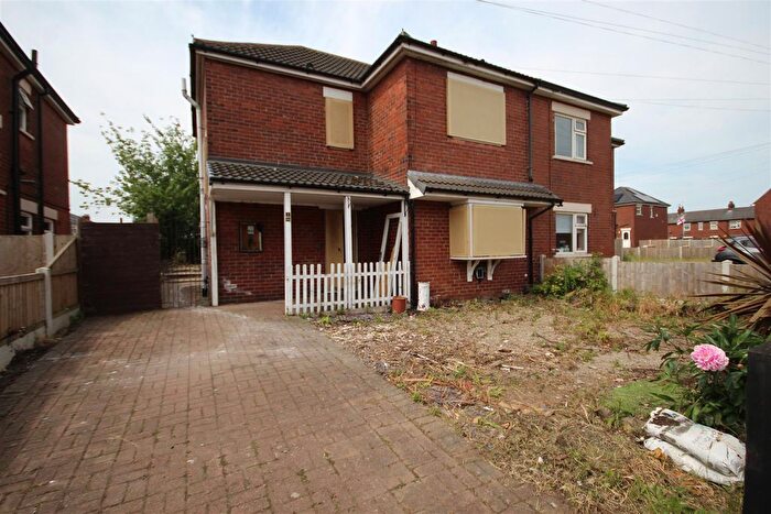 3 Bedroom Semi-detached House For Sale In Cromwell Crescent, Pontefract, WF8