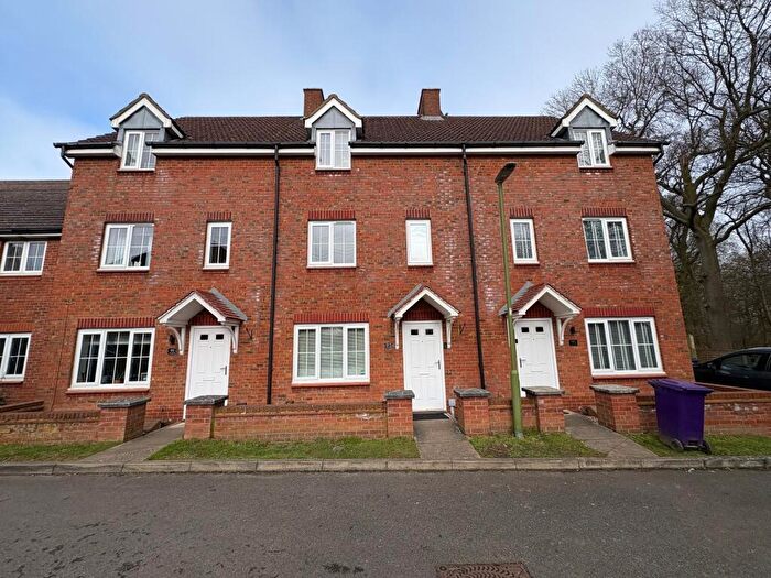 3 Bedroom Town House To Rent In Merrick Close, SG1