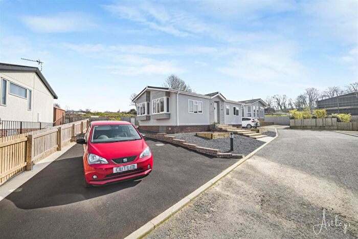 2 Bedroom Lodge For Sale In Cannisland Park, Parkmill, Swansea, SA3
