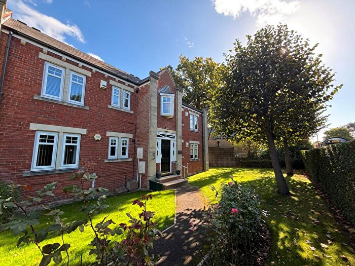 2 Bedroom Flat To Rent In Leeds Road, Harrogate, North Yorkshire, HG2