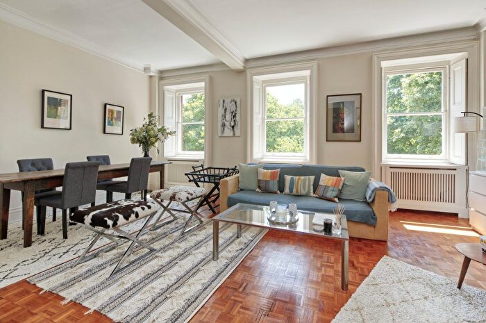 2 Bedroom Flat To Rent In Cadogan Square, Knightsbridge, SW1X