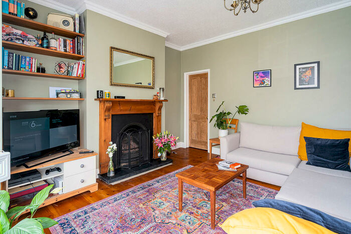 1 Bedroom Apartment To Rent In Crescent Gardens, Bath, BA1