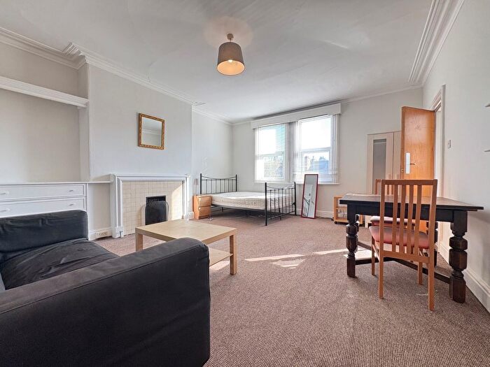 Studio To Rent In Claremont Drive, Headingley, Leeds, LS6