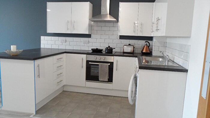 3 Bedroom Apartment To Rent In Fox Street Bed, Liverpool, Merseyside, L3