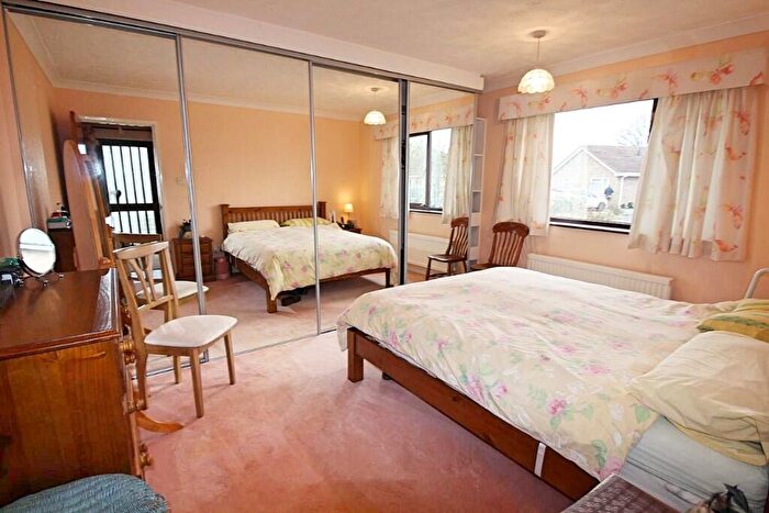 4 Bedroom Detached Bungalow For Sale In St. Peters Drive, Chatteris, Cambridgeshire, PE16 - Photo 12