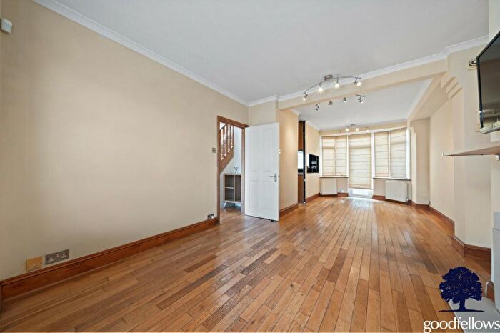 4 Bedroom Semi-Detached House To Rent In Gander Green Lane, Cheam, Sutton, SM3