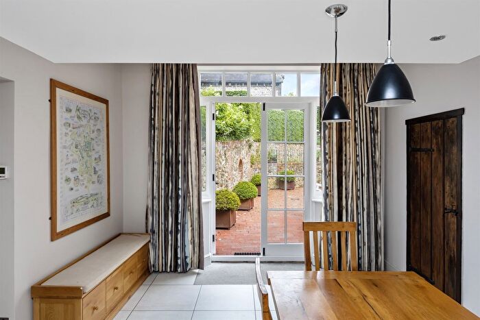 4 Bedroom Cottage For Sale In High Street, Amberley, West Sussex, BN18