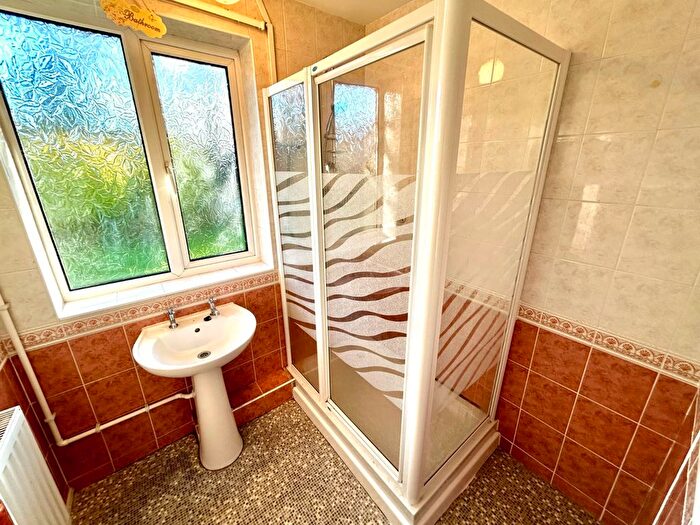 2 Bedroom Bungalow To Rent In Pine Gardens, Llanidloes Road, Newtown, Powys, SY16