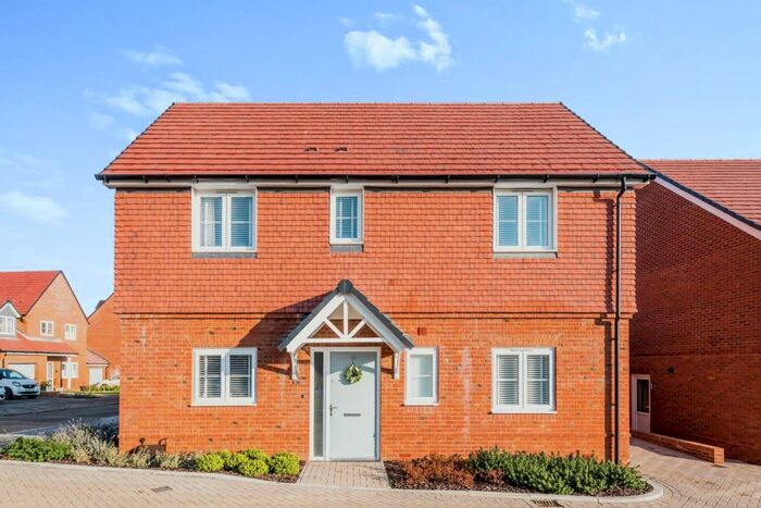 3 Bedroom Detached House To Rent In Prince Drive, Shrivenham, SN6