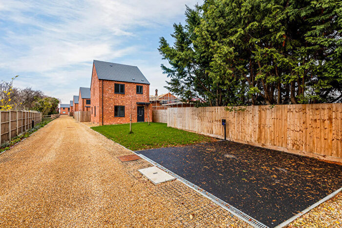 3 Bedroom Detached House For Sale In , Marshall Drive, Cowbit, PE12