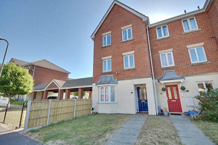 4 Bedroom Terraced House To Rent In Sovereign Avenue, Gosport, Hampshire, PO12