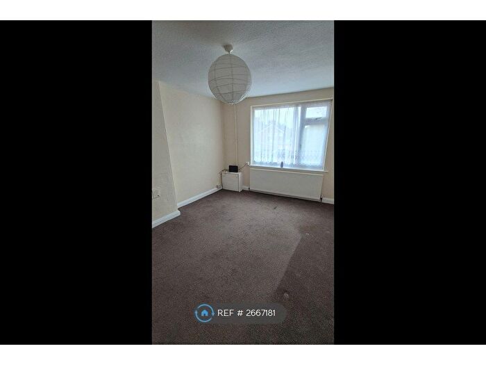 1 Bedroom Flat To Rent In Derby Road, Stapleford, Nottingham, NG9