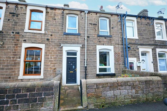 3 Bedroom Terraced House For Sale In Park Road, Barnoldswick, BB18