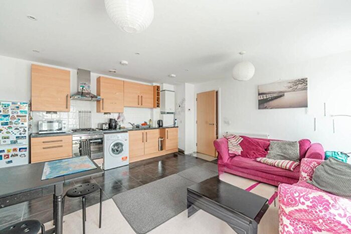 1 Bedroom Flat For Sale In Headstone Drive, Harrow, HA1