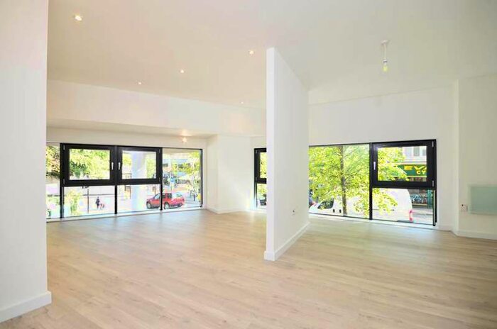 Flat To Rent In Guildford Road, Woking, GU22