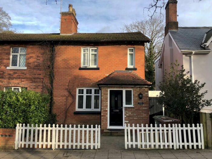 2 Bedroom Cottage To Rent In Railway Cottages, Shenley Hill, Radlett WD7