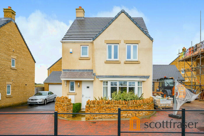 3 Bedroom Detached House To Rent In Centenary Way, OX29