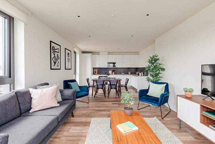 3 Bedroom Apartment To Rent In Walton Heights, London, SE8