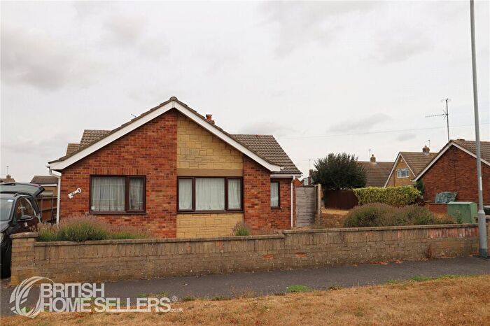 3 Bedroom Bungalow For Sale In Beauvale Gardens, Peterborough, Cambridgeshire, PE4