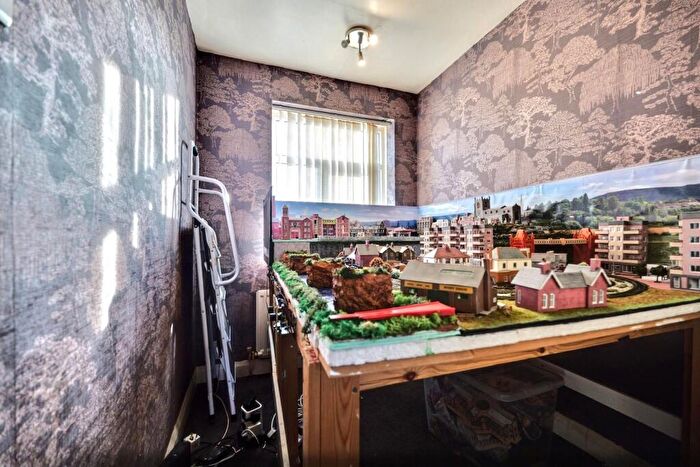 3 Bedroom Terraced House For Sale In The Scotchill, Coventry, CV6