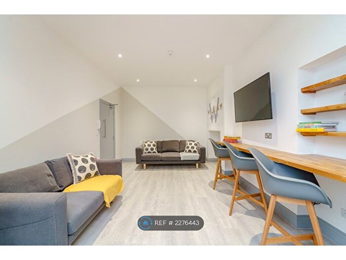 10 Bedroom Flat To Rent In City Centre, Liverpool, L3