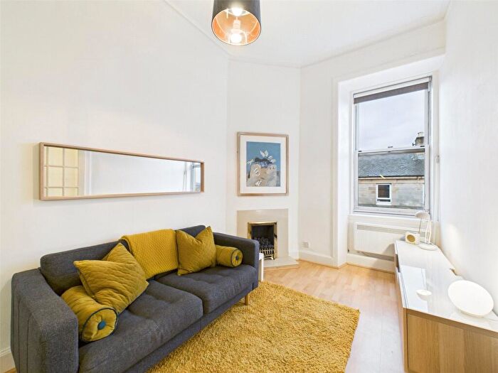 1 Bedroom Apartment To Rent In Tay Street, Edinburgh, Midlothian, EH11