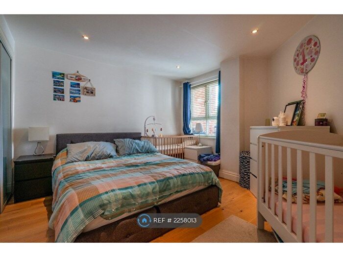 2 Bedroom Flat To Rent In The Royal Quarter, Kingston Upon Thames, KT2