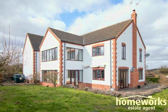 7 Bedroom Detached House For Sale In Main Road, NR19