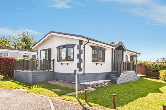 2 Bedroom Park Home For Sale In Greenacres Park, Meysey Hampton, Cirencester, GL7