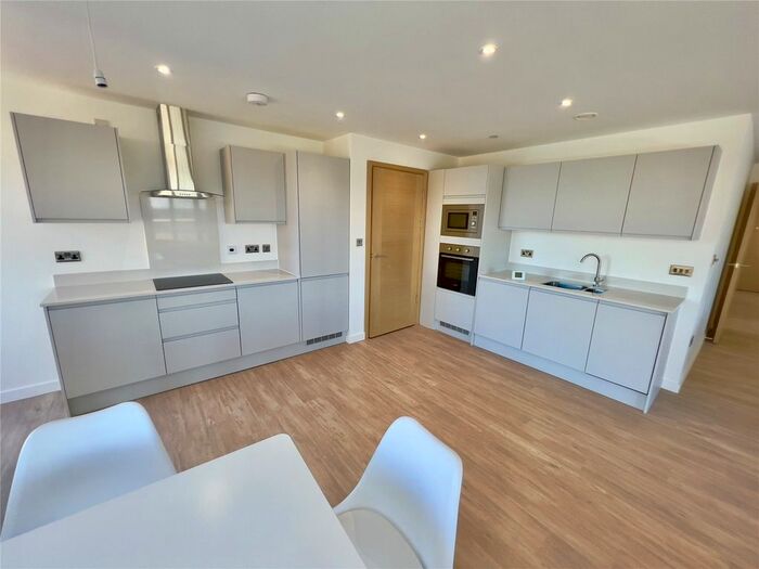 2 Bedroom Flat To Rent In Trent Lane, Nottingham, NG2