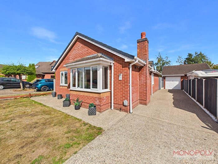 3 Bedroom Detached Bungalow For Sale In The Links, Wrexham, LL13