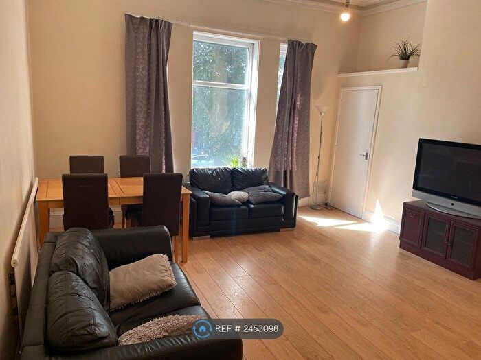 1 Bedroom Flat To Rent In Hazelwood, Manchester, M8