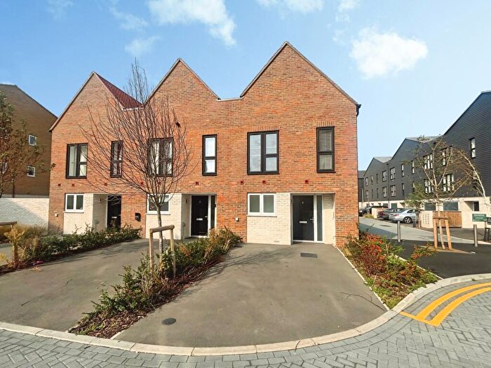 2 Bedroom End Of Terrace House For Sale In Constance Close, Rochester, Kent, ME1