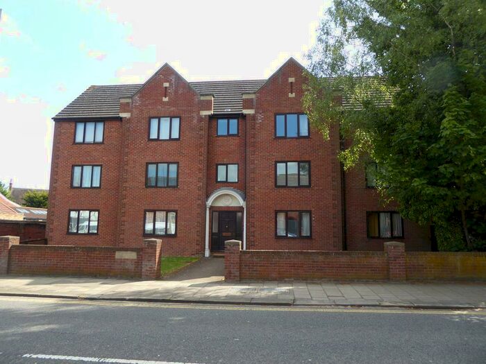 Studio To Rent In Beaumont House, Shakespeare Road, MK40