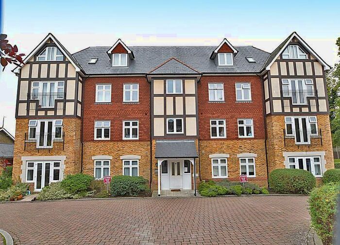 2 Bedroom Flat To Rent In Orchard House, Hazlitt Drive, Maidstone, ME16