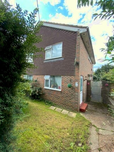 2 Bedroom Maisonette To Rent In Kents Road, Haywards Heath, RH16