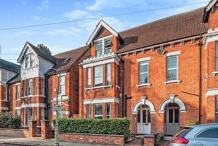 6 Bedroom Semi-Detached House To Rent In Waterloo Road, Bedford, MK40