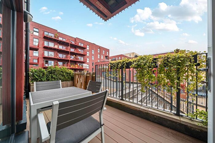 2 Bedroom Apartment For Sale In Rolfe Terrace, Woolwich, SE18