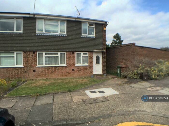 2 Bedroom Maisonette To Rent In Gresswell Close, Sidcup, DA14