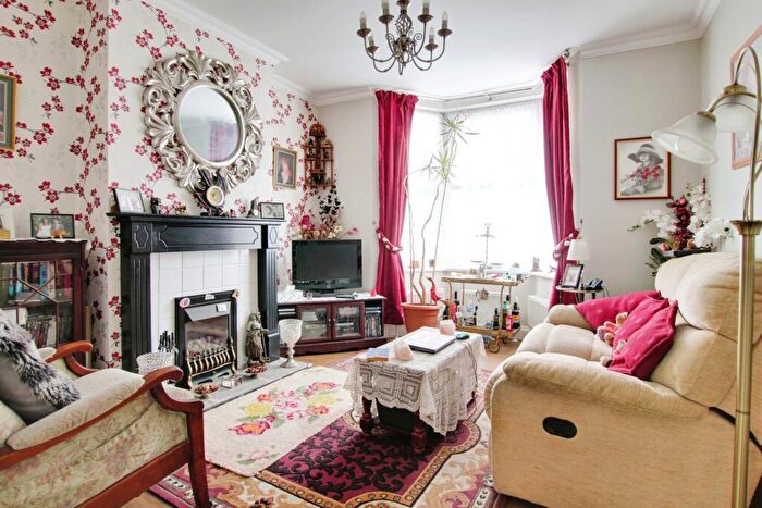 3 Bedroom Terraced House For Sale In Newlands Road, Ramsgate, Kent, CT12