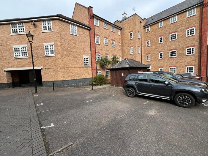 2 Bedroom Flat To Rent In Albany Gardens, Colchester, CO2
