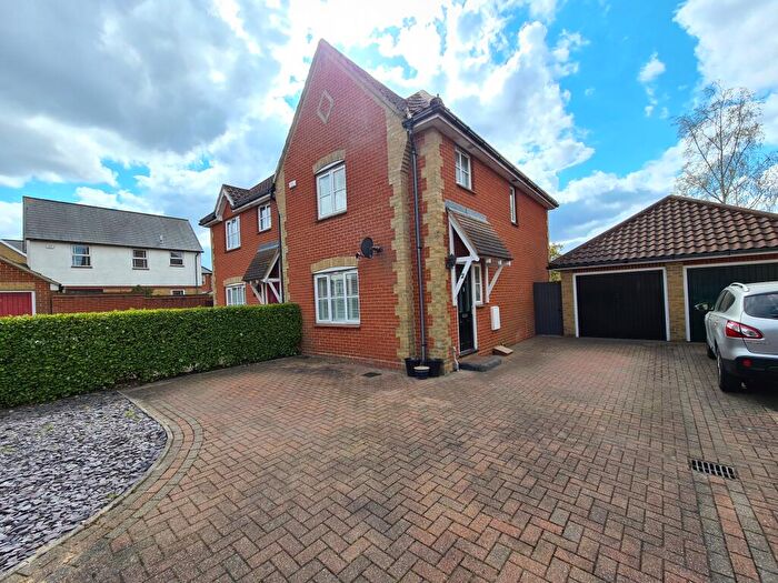 3 Bedroom Semi-Detached House To Rent In Savoy Close, Langdon Hills, Basildon, SS16