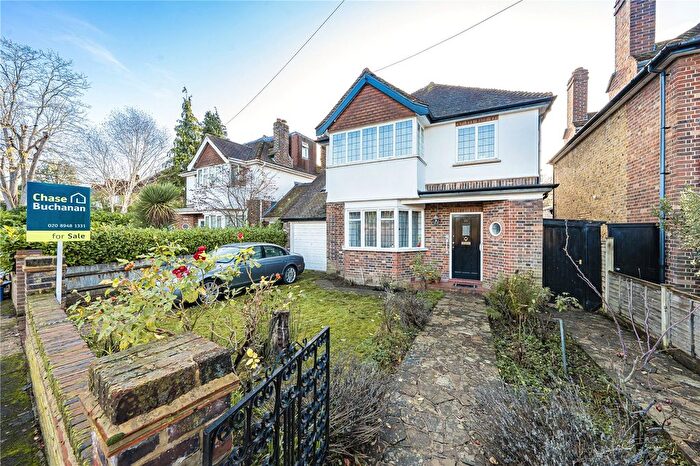 5 Bedroom Link Detached House For Sale In Lauderdale Drive, Richmond, TW10