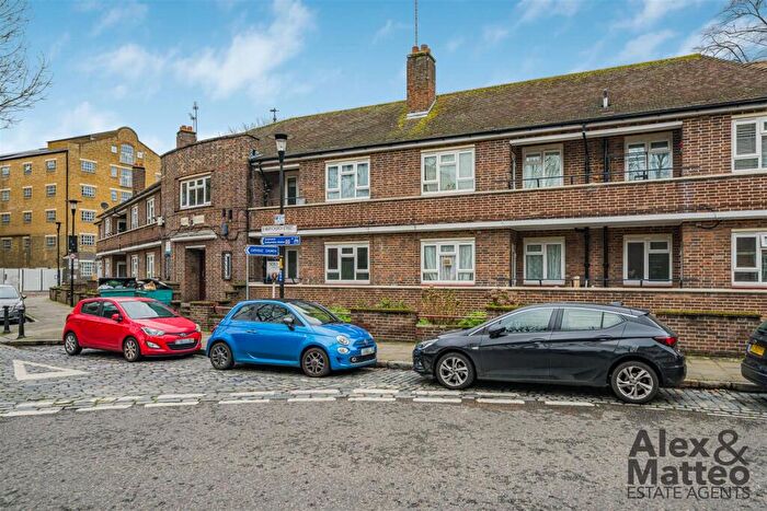 1 Bedroom Flat For Sale In Henley Close, St Marychurch Street, SE16