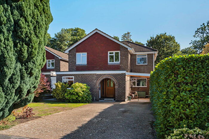 4 Bedroom Detached House For Sale In Orchard Gardens, Cranleigh, GU6