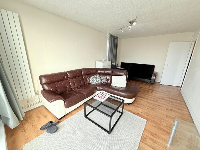 1 Bedroom Flat To Rent In Taplow, Adelaide Road, Swiss Cottage, NW3