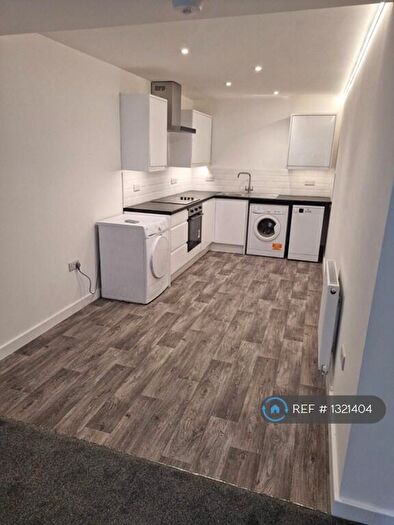 2 Bedroom Flat To Rent In Stockport Road, Hyde, SK14
